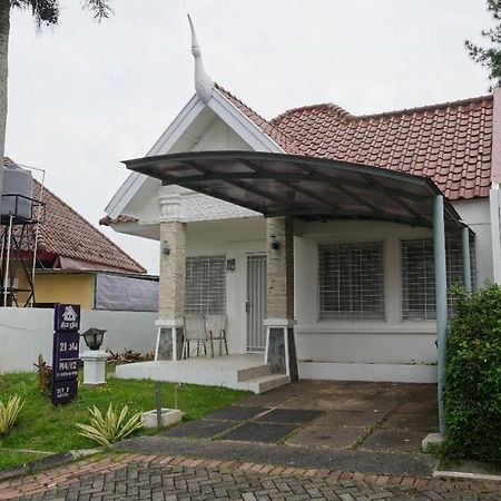 Diyar Villas Puncak M4/12 Exterior photo